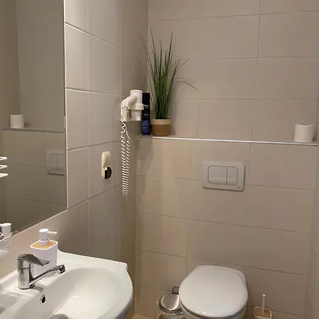 Wynajem Pokoi Karolina *